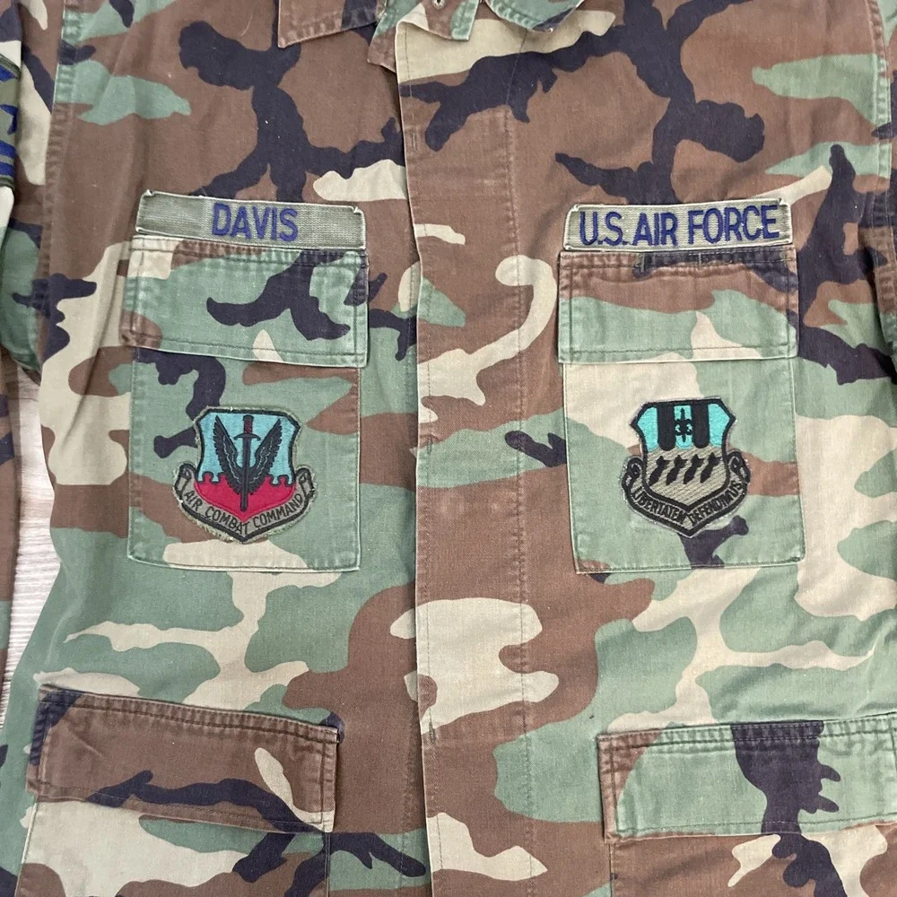 Vintage US Air Force Woodland Camo BDU Jacket Military Patches Mens Regular